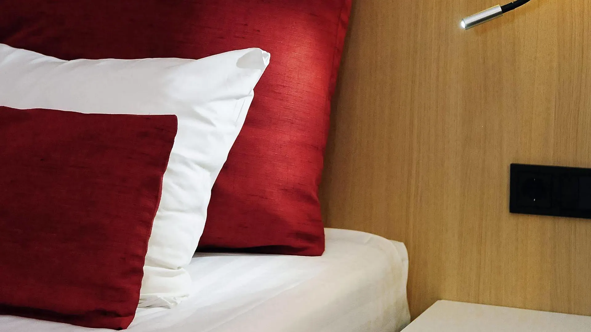 Mercure Hotel Schiphol Terminal Amsterdam Airport Schiphol 3*,  Niederlande